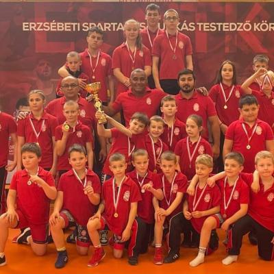 3 Versenyen 41 Ermet Nyertek Birkozoink 02