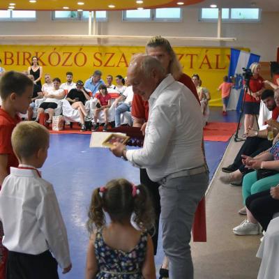 27 Felavattuk A Sportosztalyosokat 02